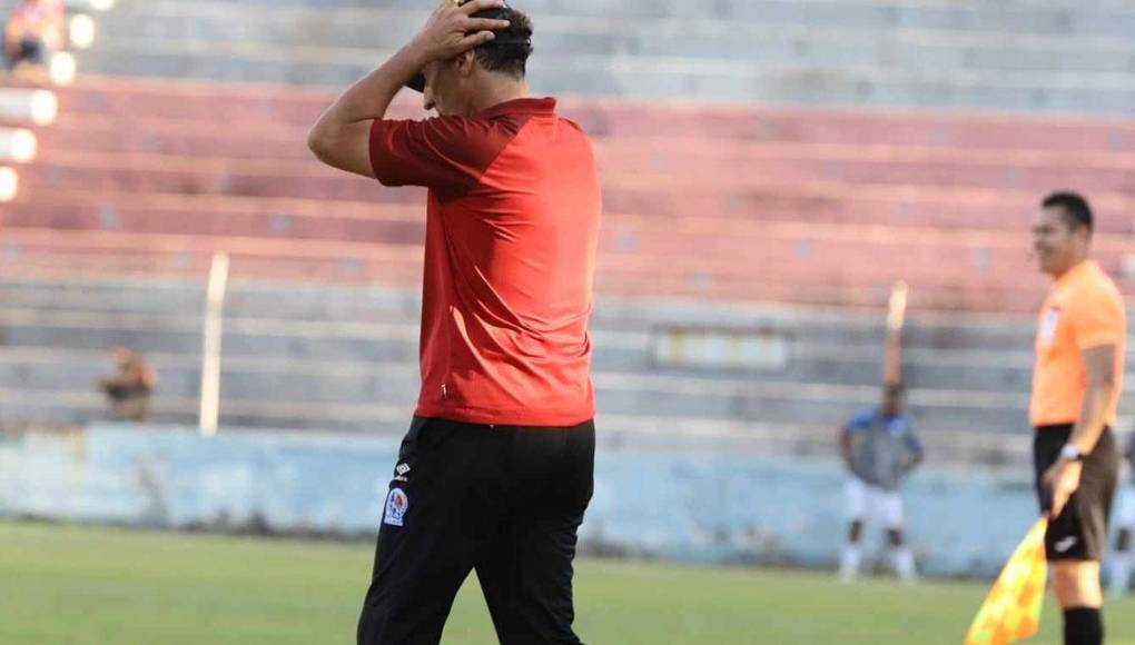 “No hay ningún problema, nosotros tenemos la ventaja de tener un buen plantel, así que está bien que quieran equipararse de alguna manera, pero hago las recomendaciones para el fútbol hondureño”, dijo Troglio.