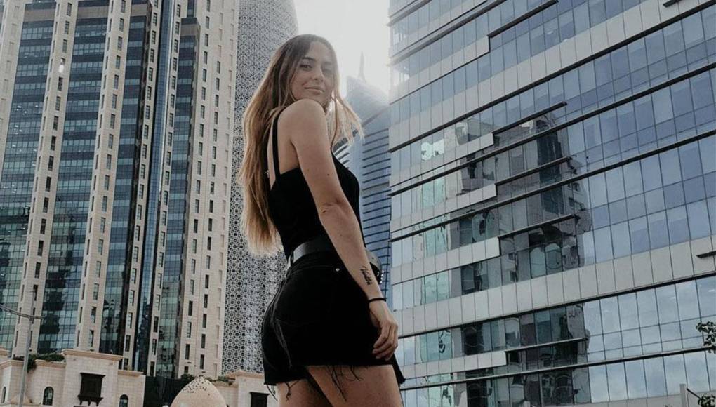 “Te mando este detallito de 14 de febrero. Sé que tú estás solo, yo estoy solo. Espero que te guste y pues bueno, vernos pronto. Te mando un fuerte abrazo y un beso, que estés bien”, fue el mensaje que Mariana recibió por parte de Santiago.