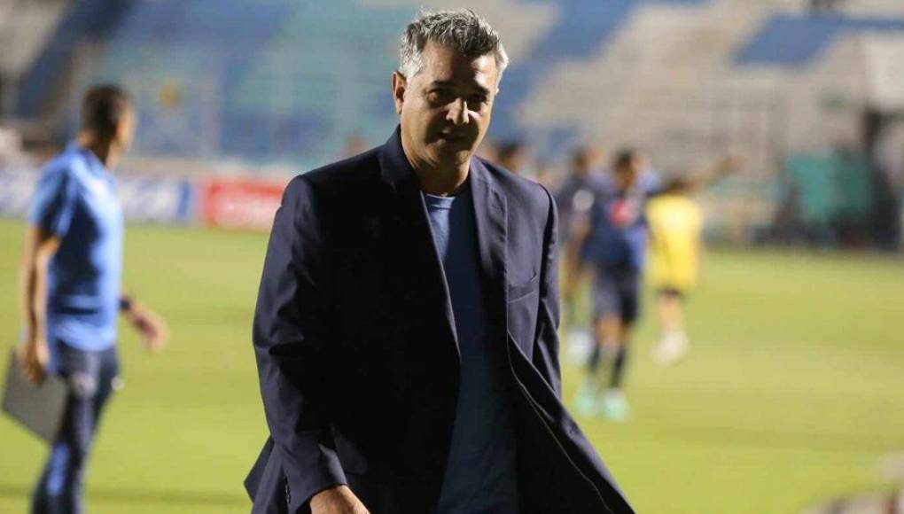 Diego Vázquez se mostró ilusionado tras el debut goleador de su hijo.