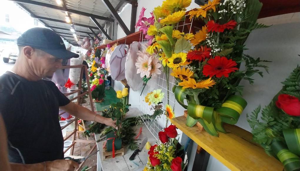 Los samos de base de madera son también una opción para dar una muestra de amor.