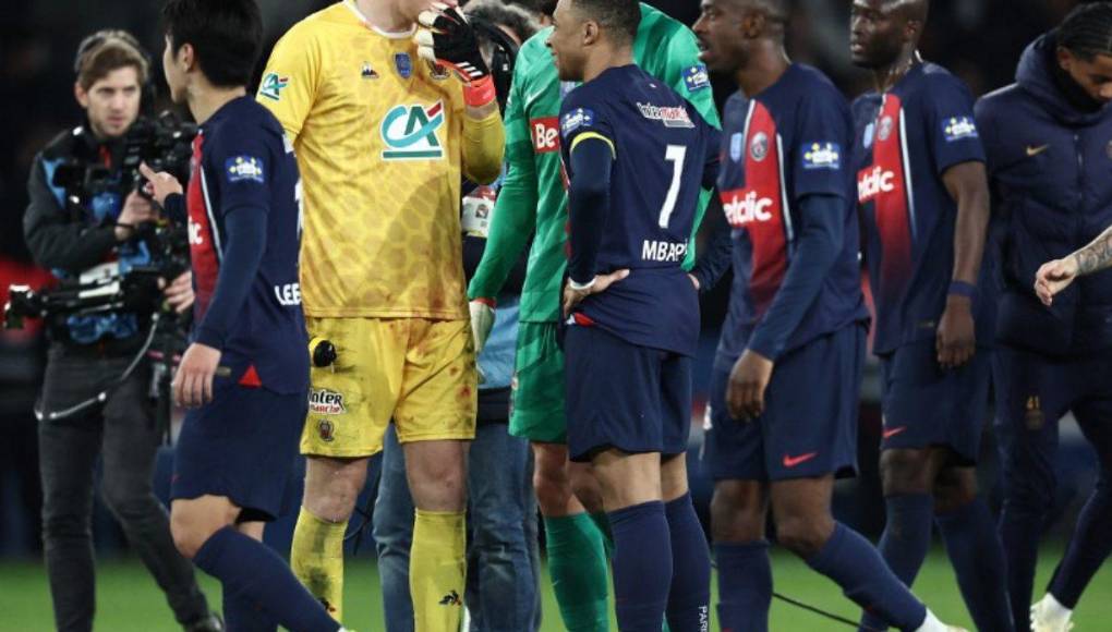 <b>Mbappé</b> ya le ha dicho al PSG y al vestuario del equipo francés que se va de París este próximo verano. No ha anunciado su destino, pero todo el mundo da por hecho que su nuevo equipo será el Real Madrid.