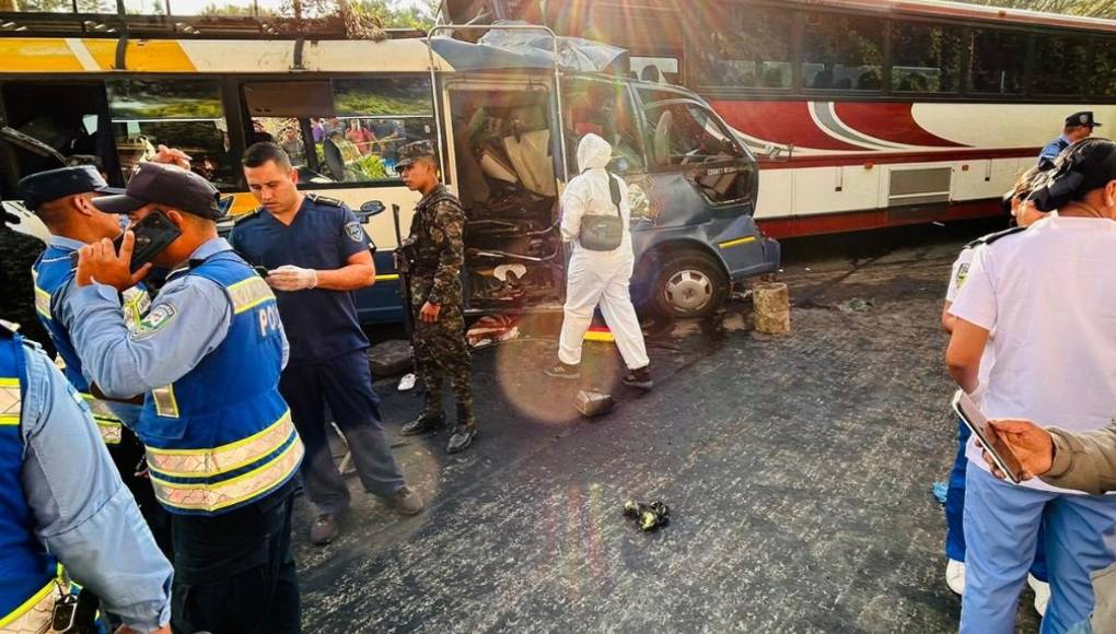Las autoridades han confirmado al menos 17 muertos en el accidente en San Juan de Opoa, Copán. 