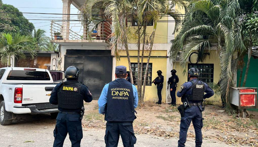 Este extraditable es acusado por la justicia estadounidense por el delito de conspiración para importar al menos cinco kilogramos de cocaína. 