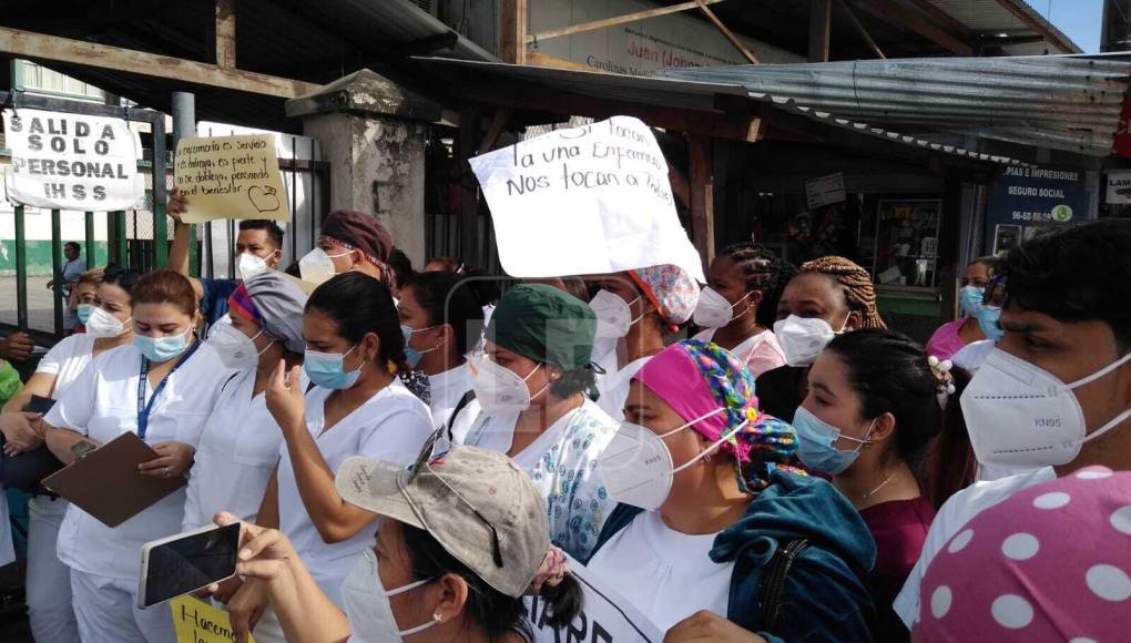 Enfermeras del IHSS San Pedro Sula protestan por plazas