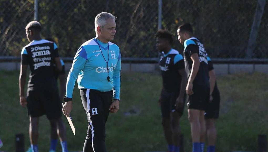 Reinaldo Rueda se mostró concentrado en el inicio del microciclo. 
