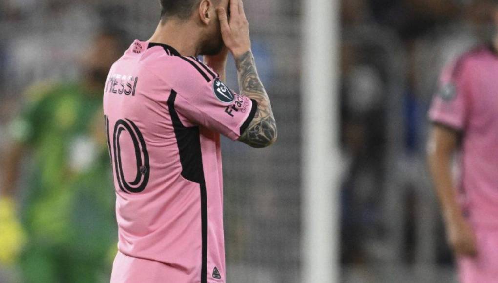 Messi y su gesto tras el primer gol del Monterrey en donde el arquero del Inter Miami se equivocó de forma infantil.