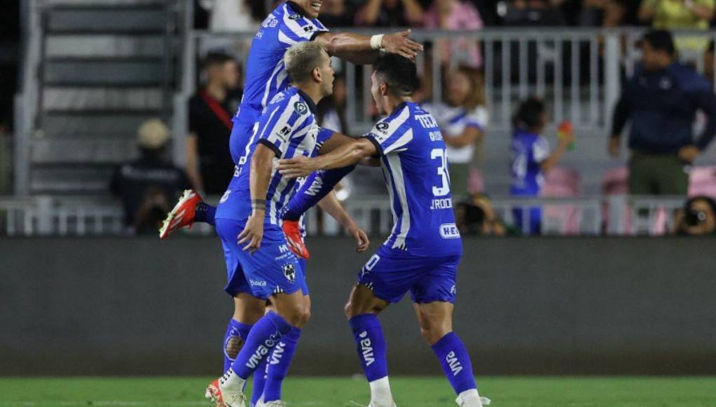 Los Rayados del Monterrey sacaron un triunfo de 2-1 en la casa del Inter Miami en un partido marcado por la polémica.