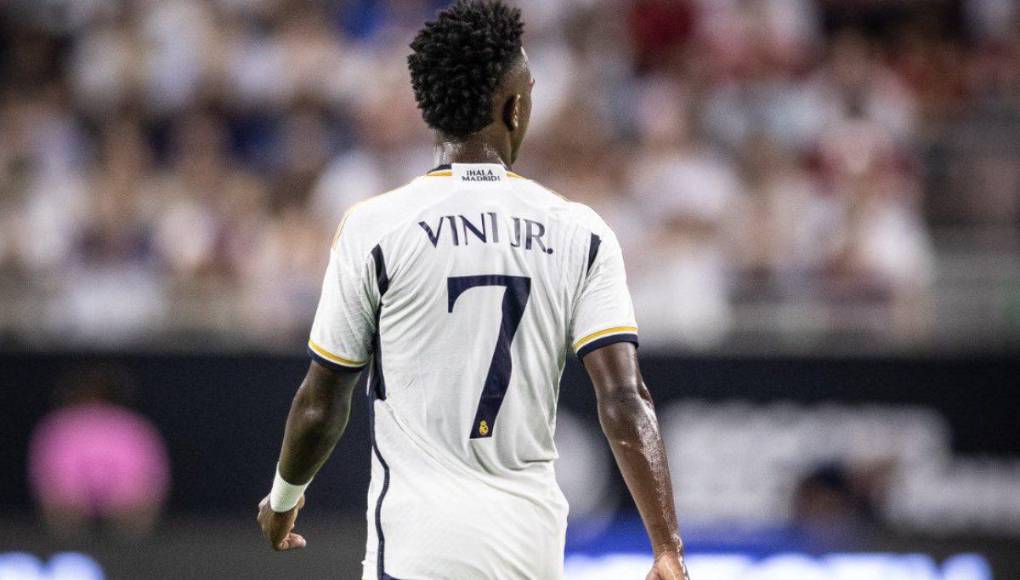 Por todo ello, su salida no la observa ni el Real Madrid ni el jugador y seguirá en el equipo por la voluntad de ambos.