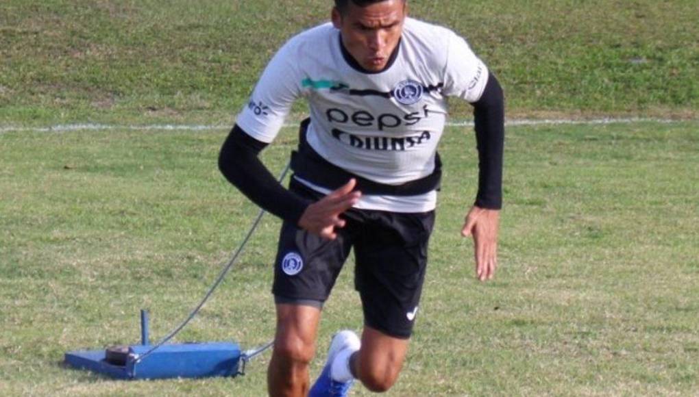 Juan Delgado: El volante de contención finalizó su contrato con Motagua y está en veremos su continuidad al frente del equipo azul.