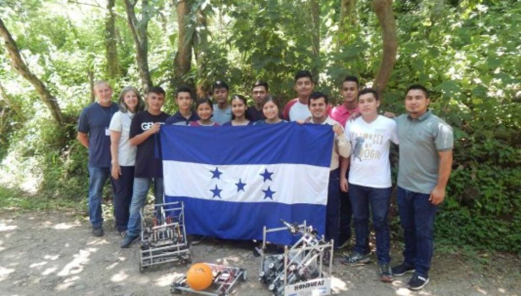 'Laura”, el robot hecho en Camasca, Intibucá, que conquistó el mundo