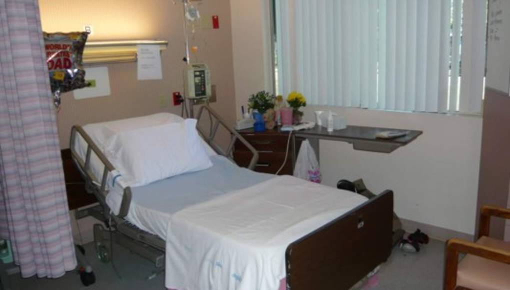 ¿Cuál es el mejor método para limpiar las habitaciones de los hospitales?