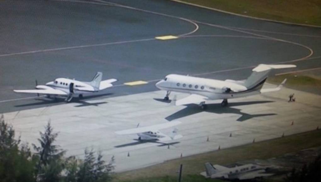 Abandonan lujoso avión en Roatán; pilotos desaparecieron