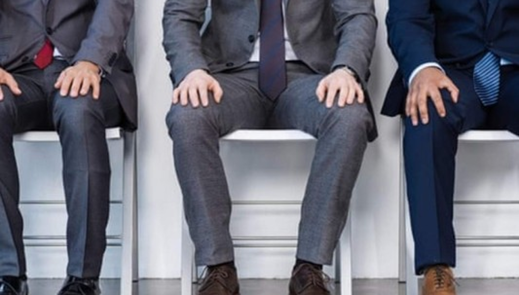 Corbatas y pañuelos, en peligro de extinción