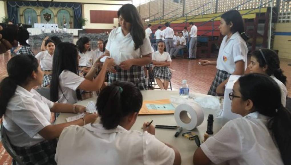 Estudiantes participan de elecciones en San Pedro Sula