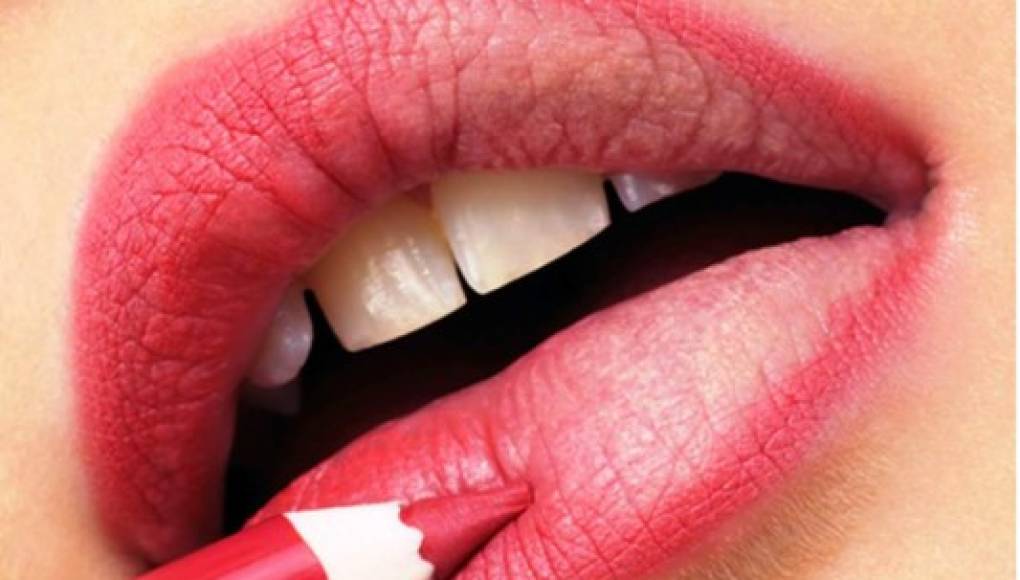 5 trucos para que tu labial dure más tiempo