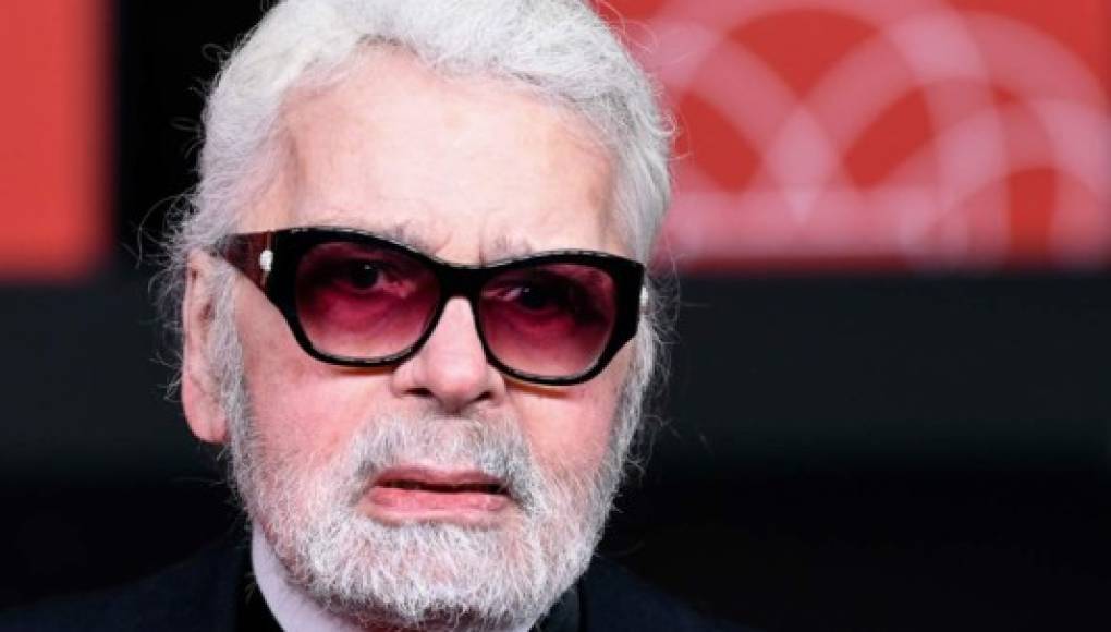 Karl Lagerfeld, ausente del desfile de Chanel en París por 'cansancio'