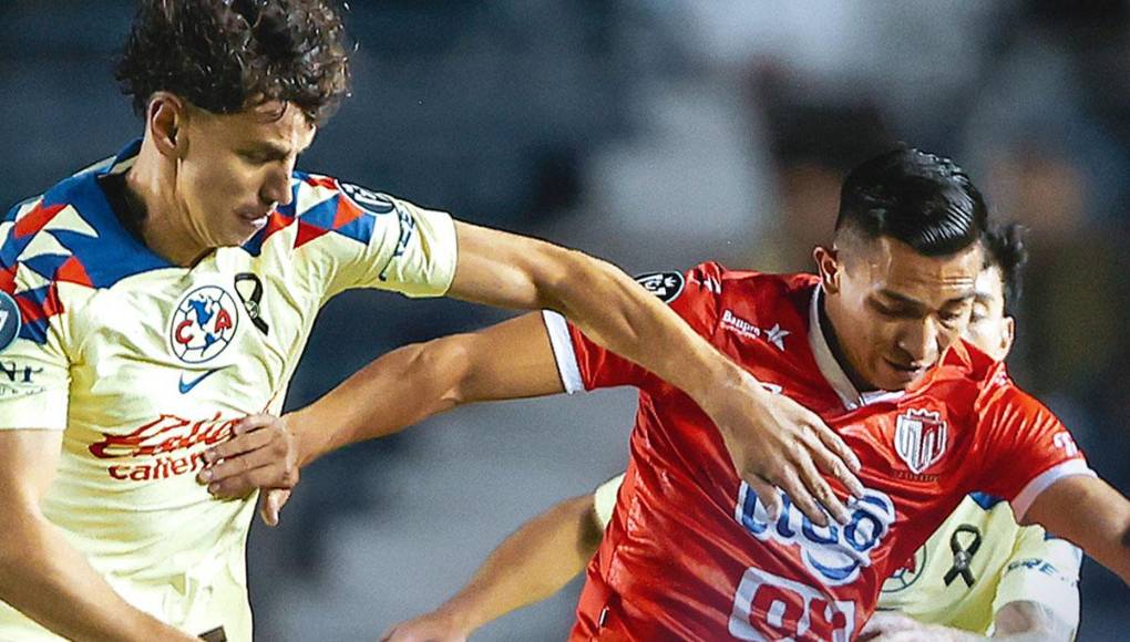 De acuerdo con el reglamento de la Liga de Campeones de la Concacaf, todos los clubes deben tener al menos 18 jugadores inscritos, y un máximo de 35. América, antes del futbolista neerlandés, registró 25.