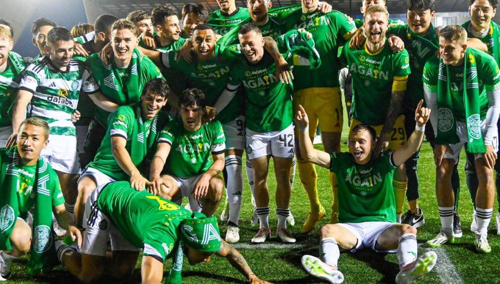 Luis Palma celebró con mucha euforia el título del Celtic. Es su primero en el fútbol de Europa. 