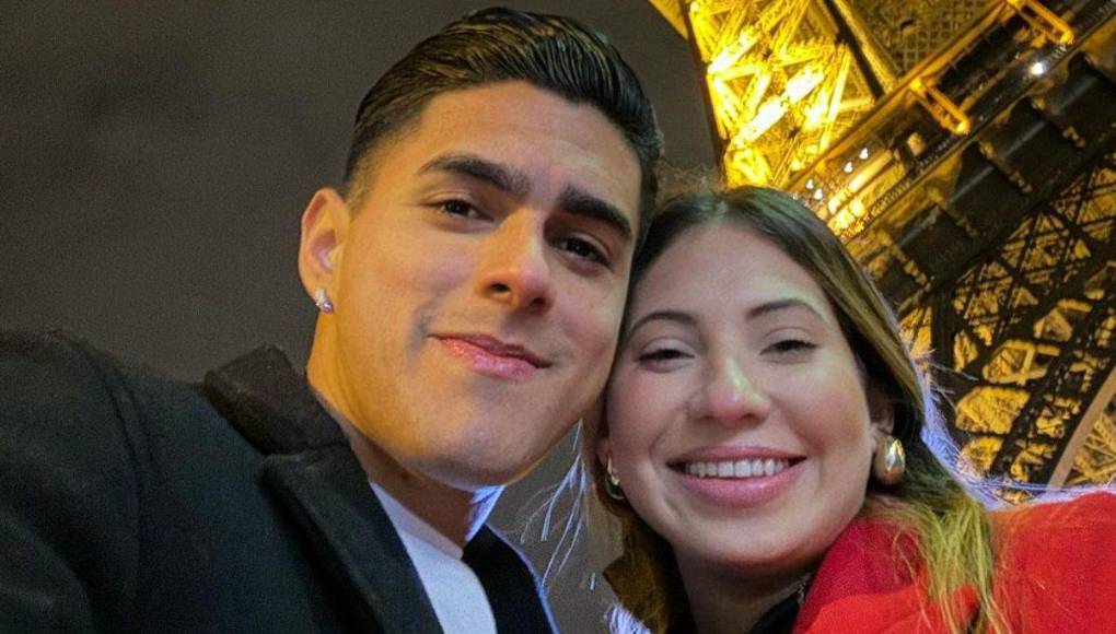 Luis Palma sorprendió a su novia al compartir esta fotografía al lado de ella en uno de los viajes que realizaron a Francia. 