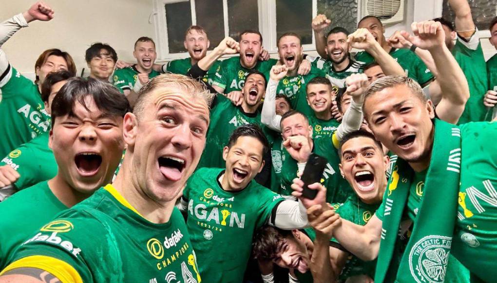Los festejos siguieron por toda la plantilla del Celtic. 