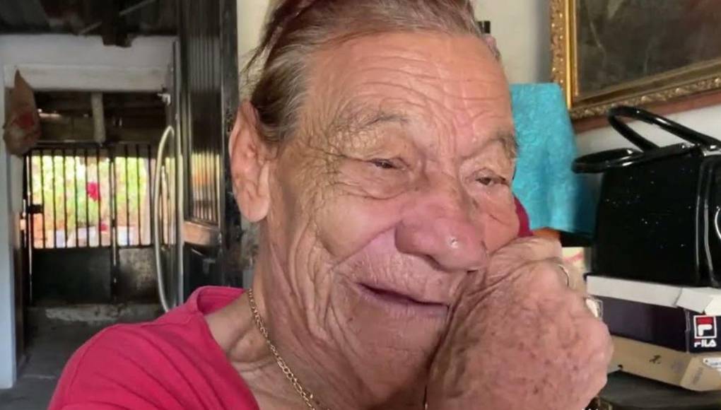 En un video que subió días antes de su muerte, la influencer señaló que tenía «bolitas» en el área de la garganta; sin embargo, no reveló más información sobre cuál era exactamente la enfermedad que padecía el famoso personaje de Sinaloa.