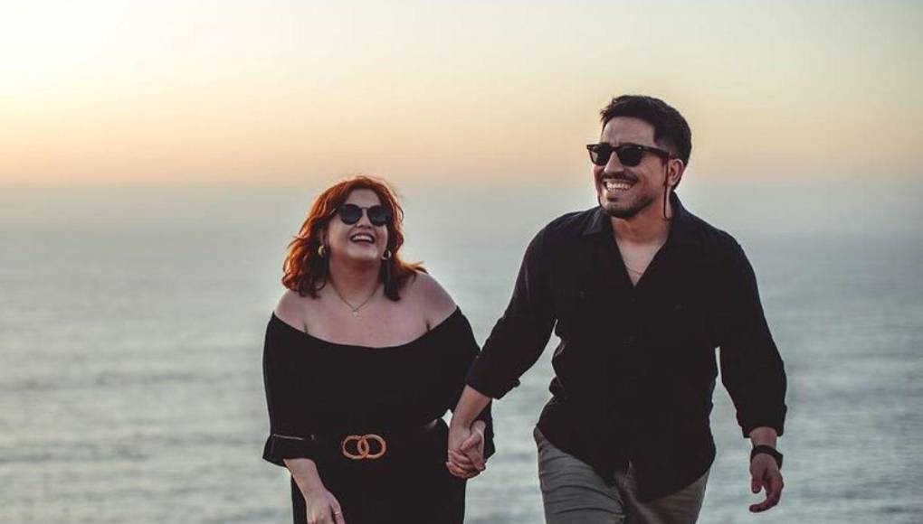 La pareja hizo público su compromiso a principios de 2024, poco tiempo después celebraron su primera boda en Chile, lugar de origen de Heraldo Castro. 