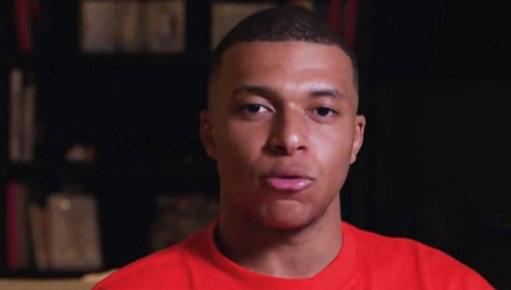 El atacante Kylian <b>Mbappé</b> oficializó su salida del París Saint-Germain al final de la actual temporada, después de siete años en el club de la capital francesa, como se daba por hecho en la prensa desde hace meses.