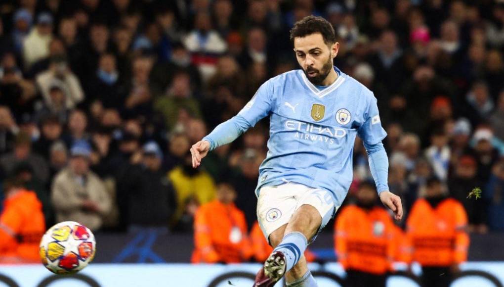 Bernardo Silva: El portugués fue uno de los villanos en la eliminación del Manchester City al fallar un penal en la tanda. El luso podría salir del cuadro inglés a partir de la próxima campaña.