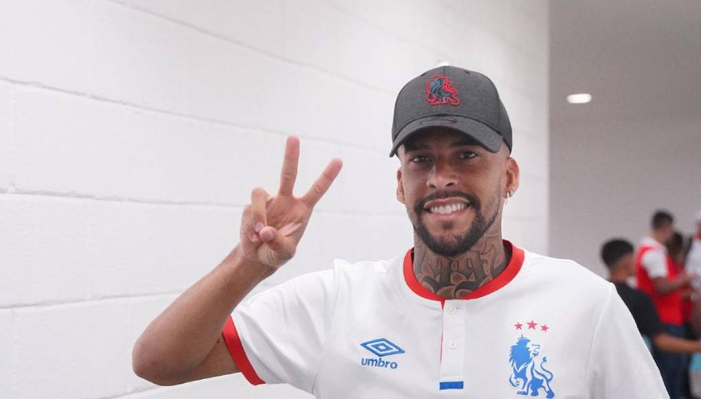 Gabriel Araújo: El brasileño seguirá como lateral por la banda izquierda.