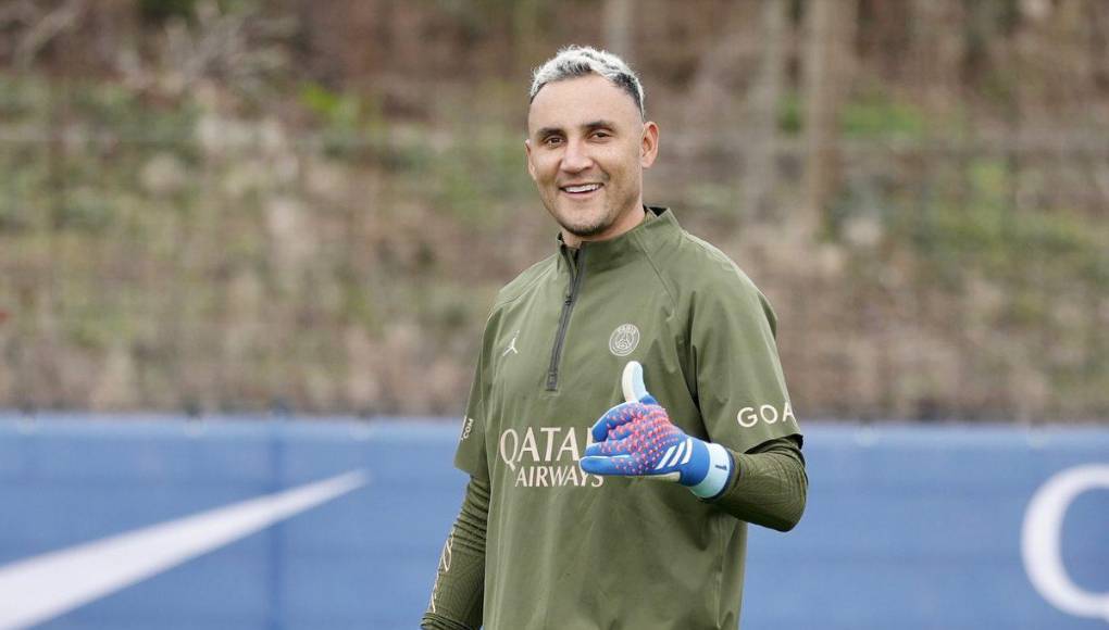 Para los hinchas, esta salida de Keylor Navas es un error gigante ya que Donnarumma vive fallando en los partidos importantes y no tiene el apoyo de todos.