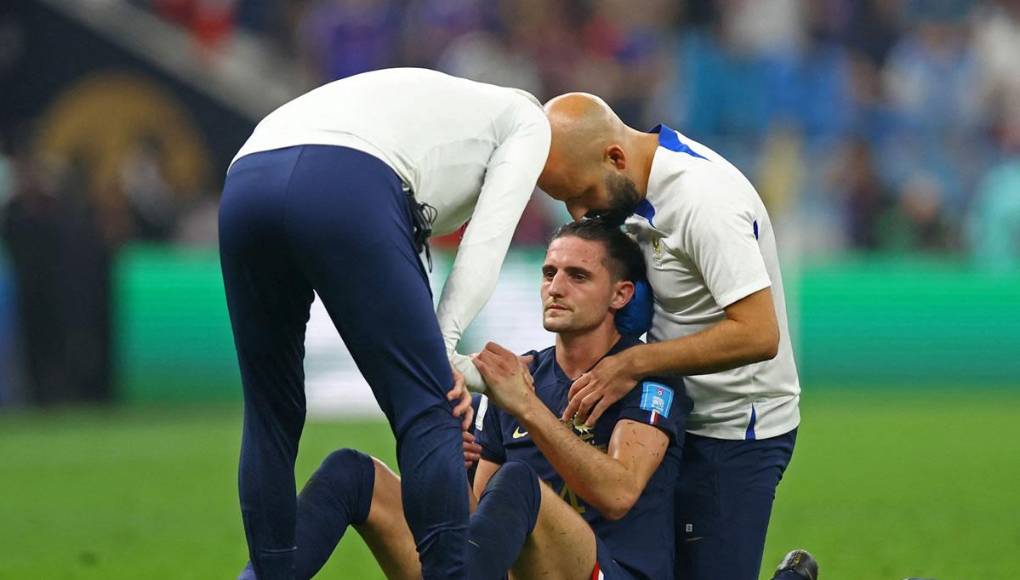 Se trata de un sexto cambio para cuidar la salud de los jugadores. Se llevará a cabo a través del informe al árbitro principal o al cuarto árbitro y para darlo a conocer se usará una tarjeta rosada.