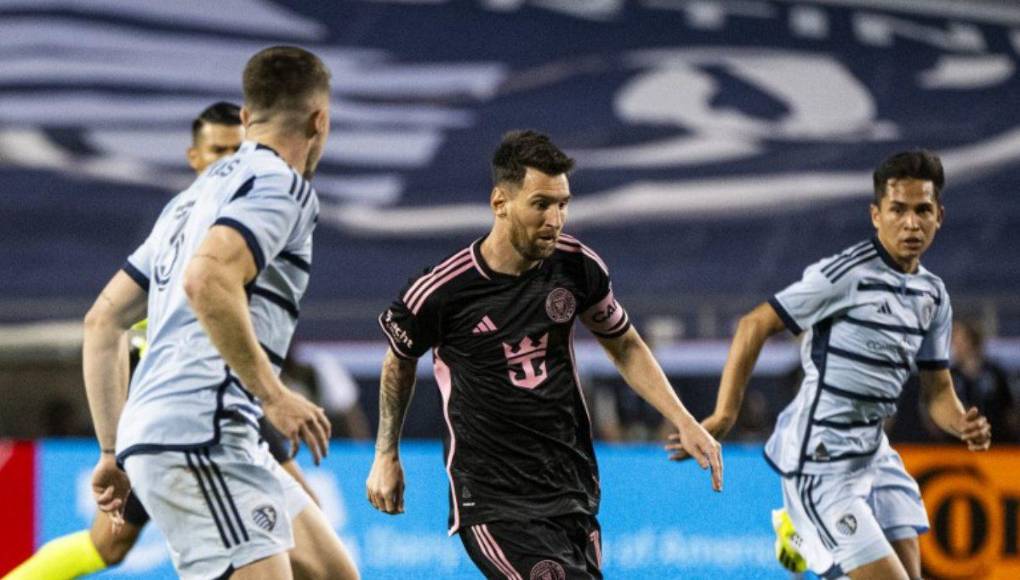 Estos cambios incluyen el tratamiento fuera del campo de juego, la sustitución cronometrada y la implementación de los anuncios del VAR en los estadios.