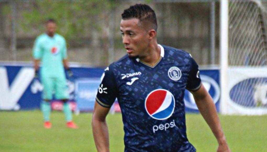 Walter Martínez: Al volante le quedan seis meses de contrato con Motagua, pero Diario LA PRENSA conoció que está en veremos su continuidad. 