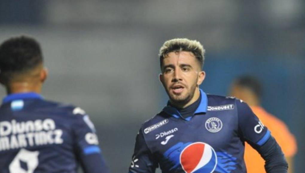 Auzmendi marcó a los 25 minutos del primer tiempo tras un certero cabezazo.