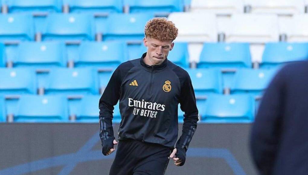 Hace unas semanas, el nacido en Puerto Rico en el año 2004 fue citado a última hora por el cuerpo técnico de Carlo Ancelotti para viajar con el Real Madrid a Manchester y lograr el pase a semifinales en la tanda de penales.