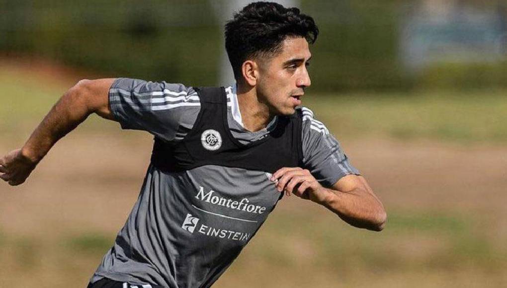 En la pasada temporada 2023 por poco debuta en la MLS debido a que estuvo en la convocatoria oficial ante el Philadelphia Union. El delantero zurdo es de padre uruguayo y madre hondureña.