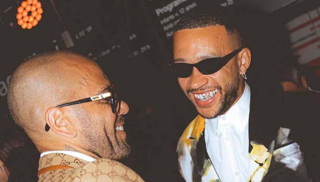 Y no fue cualquier fiesta, según filtraciones de algunos de los invitados, el evento se alargó hasta las cinco de la mañana y acudieron amigos de la familia, pero también algunos amigos personales del también futbolista.