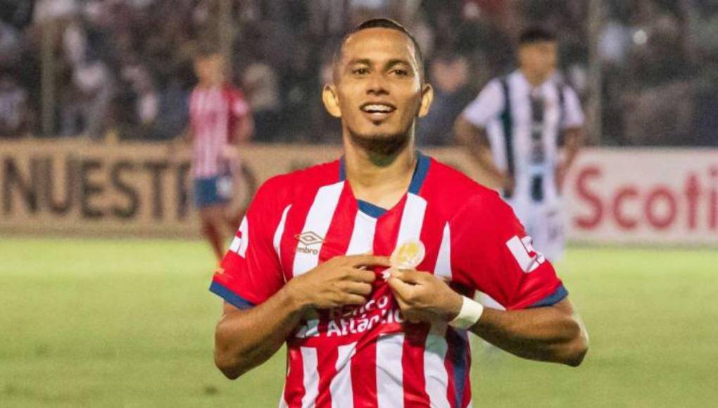 Edwin Rodríguez (Mediocampista). Uno de los jugadores diferentes, Troglio lo consolidó como uno de sus revulsivos que lidera ofensiva alba. 