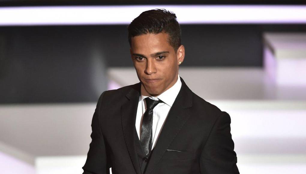 El nombre de Wendell Lira se volvió a viralizar en las redes sociales al asegurar que tiene intenciones de vender su máximo premio como jugador.