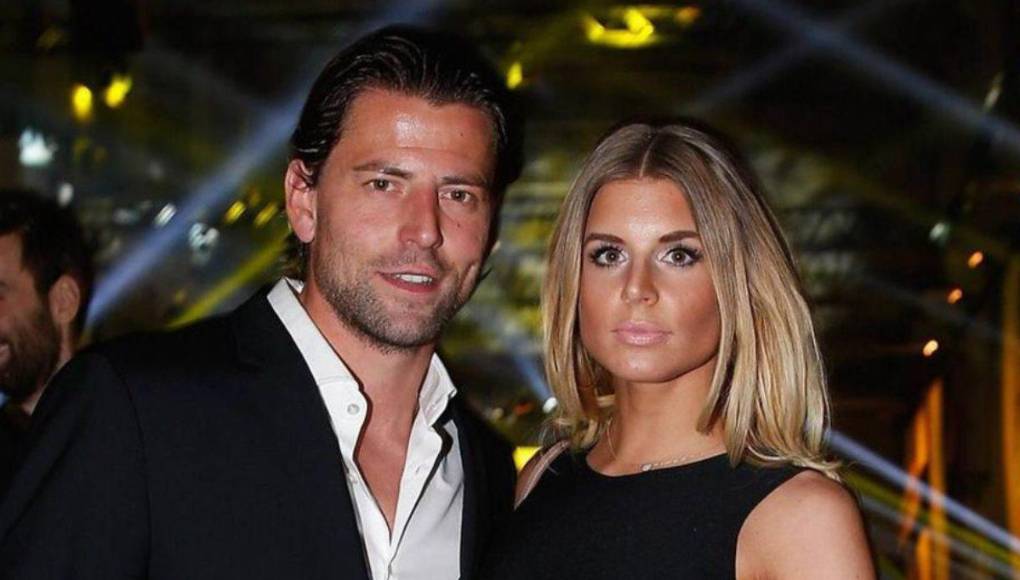 Uos meses después del nacimiento de su hija, Roman Weidenfeller y su exesposa, Lisa Weidenfeller, anunciaron de forma sorpresiva su separación.