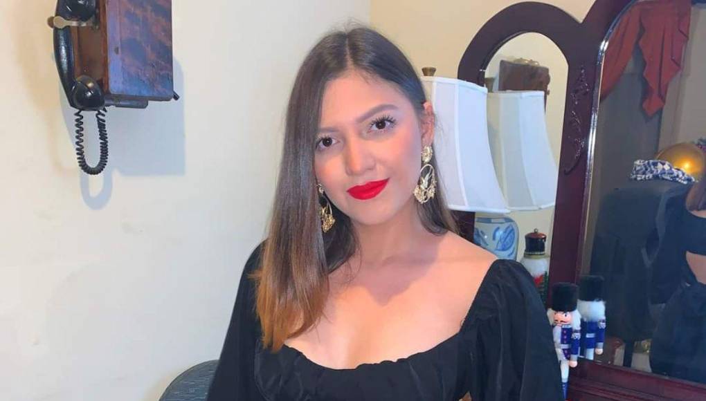 Victoria Alejandra García, comenzó a laborar a los 19 años en el hospital Mario Catarino Rivas, este es su único y primer trabajo, el cual desempeña con mucha pasión, según sus compañeros.