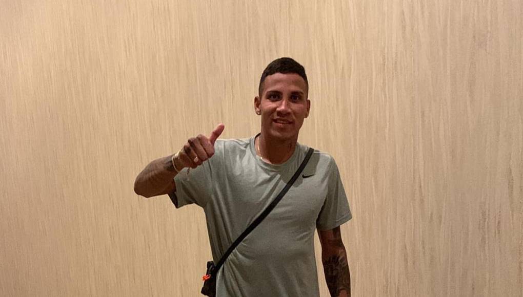 Después de consolidarse en fuerzas básicas, el Club Deportivo Veracruz decidió registrarlo en la primera división, circuito en el que realizó su debut oficial en el año 2015