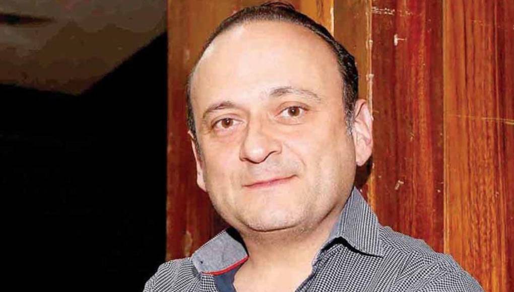 En una nueva entrevista, Lalo comentó que sigue muy enamorado y todo va viento en popa con su nueva pareja. “Muy bien, la verdad es que bien. Llevo seis meses en una relación”.