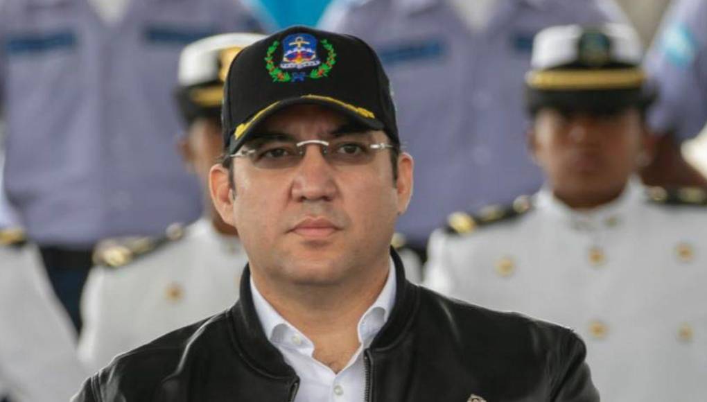 <b>Héctor Zelaya:</b> Abogado de JOH, Raymond Colon durante el interrogatorio a testigo de la Fiscalía intentó mencionar que Héctor Zelaya había estado en la reunión donde se planificó la muerte de Julián Arístides González , pero la Fiscalía objetó y el juez Kevin Castel aceptó. Al salir del juicio, Colon lo repitió a los medios.