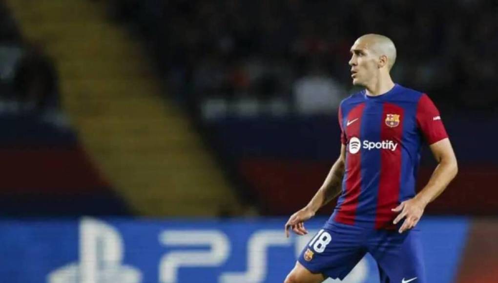 Oriol Romeu: El centrocampista es otro de los que se irá del FC Barcelona. No tiene talla para el el equipo culé y la afición no lo ve la próxima campaña.
