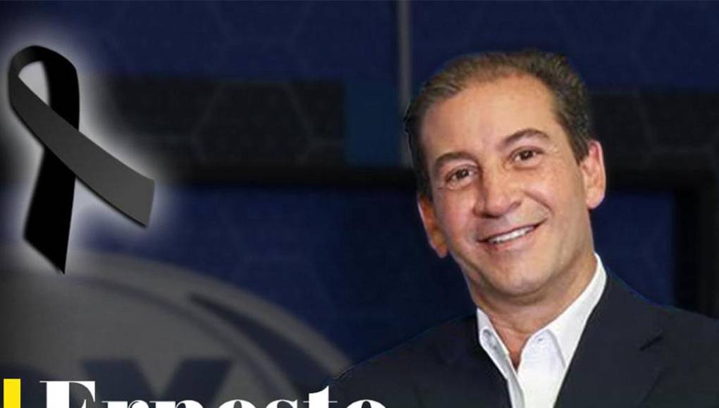 Ernesto López Robles estudió en la Universidad Iberoamericana y se licenció en Administración y Gestión de Empresas. Luego, realizó un diplomado en Periodismo en la Universidad de Michigan.