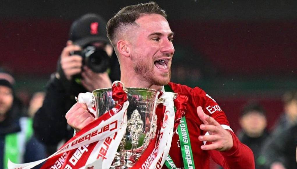Según reveló en las últimas horas TyC Sports, la entidad merengue estaría intentando la incorporación de Alexis Mac Allister, mediocampista de 25 años que pertenece a las filas del Liverpool.