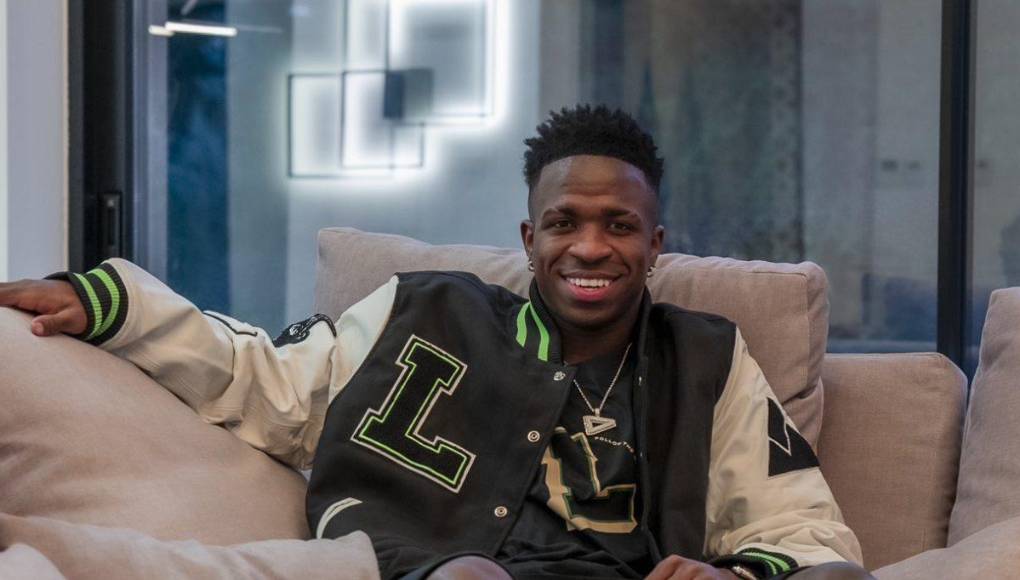 La llegada de Mbappé al Madrid puede provocar un choque de egos en el ataque blanco con Vinicius, dueño de la banda izquierda, posición que ocupa el crack francés en el PSG. 