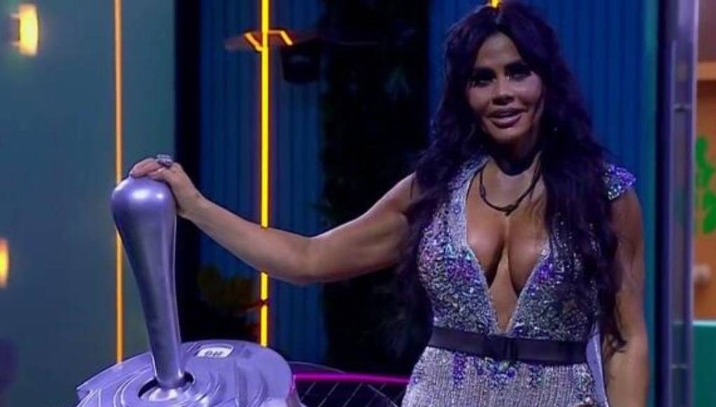 Tras dar el anuncio oficial de su victoria, la actriz fue la encargada de apagar las luces de La Casa de los famosos antes de salir a encontrarse con sus amigos y seres queridos.