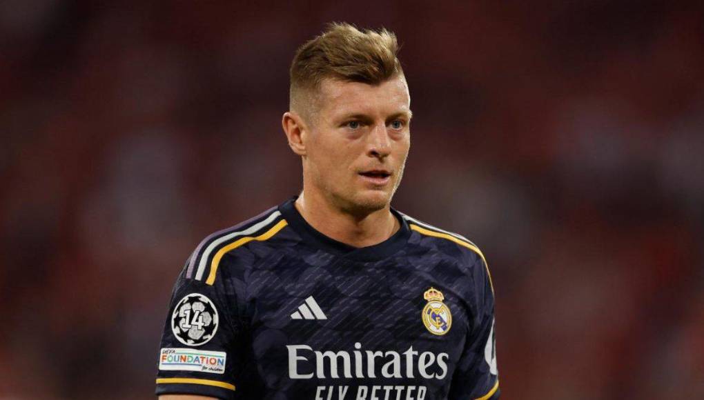 Toni Kroos no ha tomado la decisión de renovar con Real Madrid y ante la llegada de Mbappé medita irse ya que eso provocaría un cambio de sistema. 